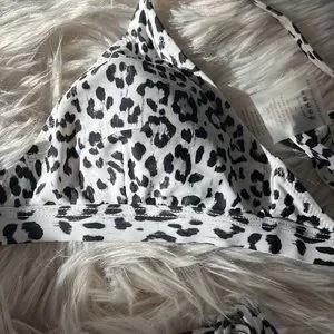 White Fox Boutique | Swim | White Fox Boutique Bikini In  display picture 2